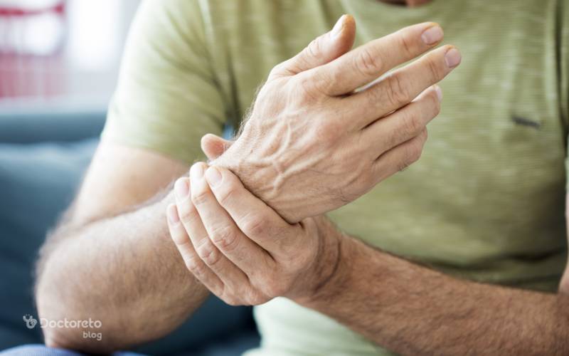 علت دست درد چیست و چگونه میتوان آن را درمان کرد؟