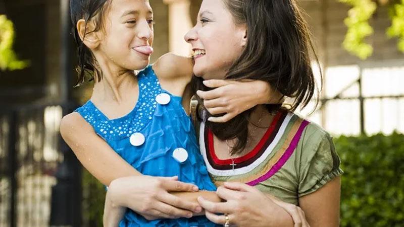 سندروم مارفان چیست؟ علائم و نحوه تشخیص نشانگان مارفان