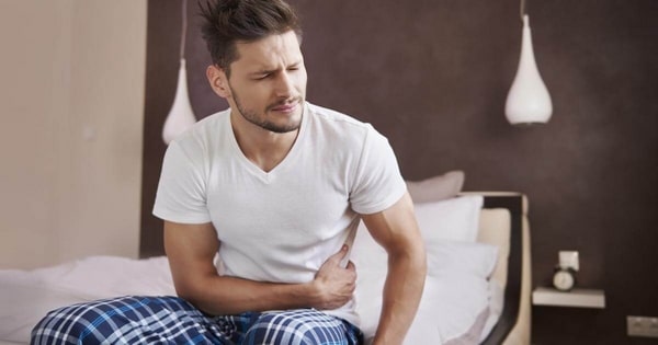 causes of low abdominal pain in men