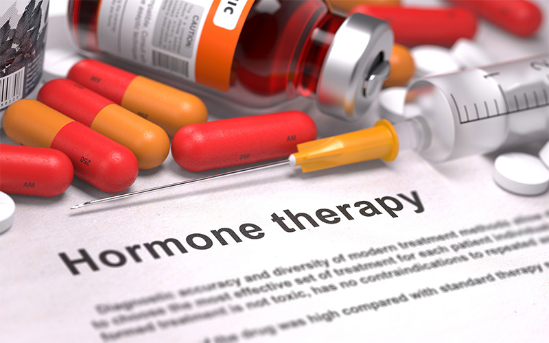 در روش هورمونی درمانی ترشح هورمون تستوتسرون متوقف شده و به درمان سرطان پروستات کمک می‌کند. 