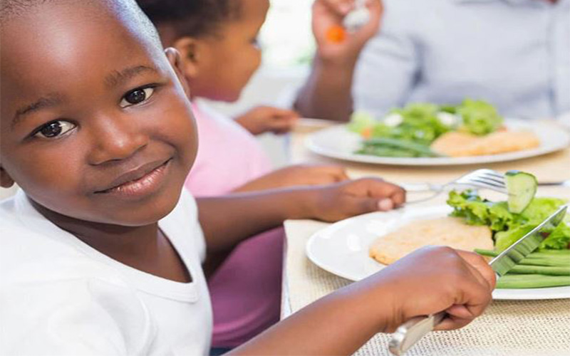 رژیم غذایی افراد مبتلا به سندرم آلاژیل به‌خصوص رژیم کودکان باید سرشار از مواد مغذی باشد.