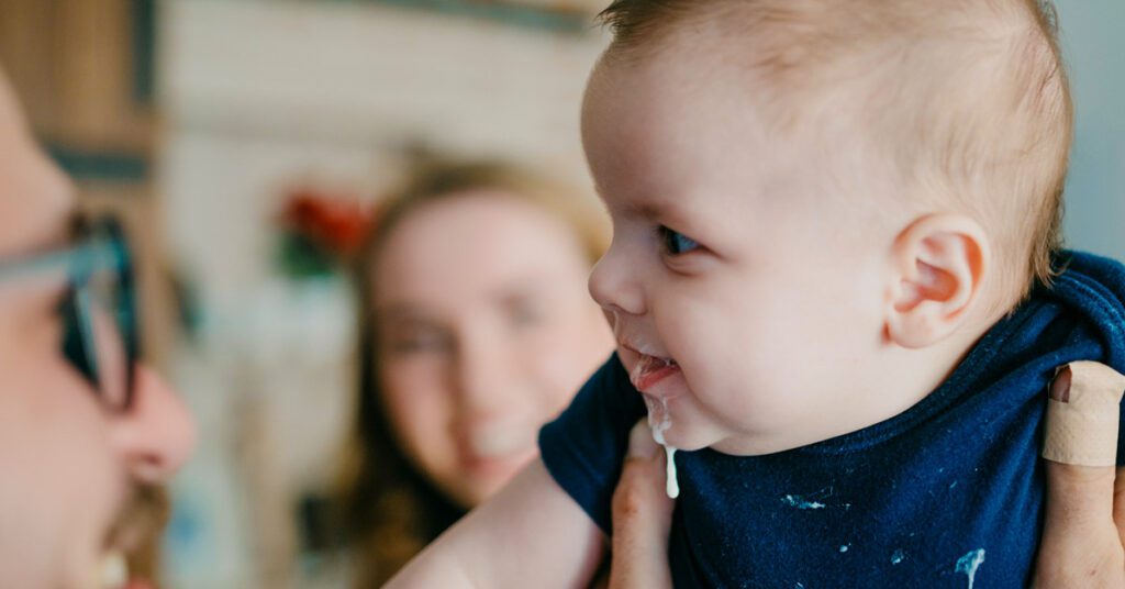 رفلاکس معده در نوزاد و شیرخوار هم دیده می‌شود.