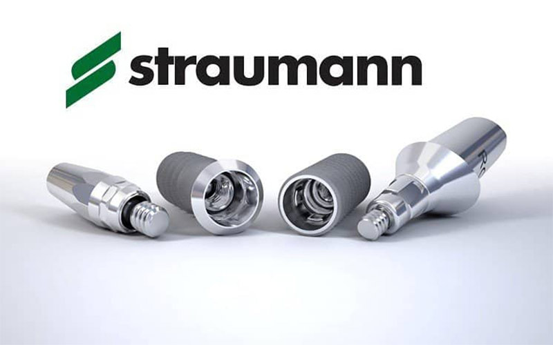 Cấy ghép Stroman được làm bằng titan. Tinanium rất tương thích với cơ thể.