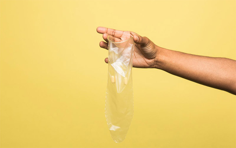 کاندوم داخلی تنها یک سایز داشته و به راحتی درون واژن قرار می‌گیرد. 