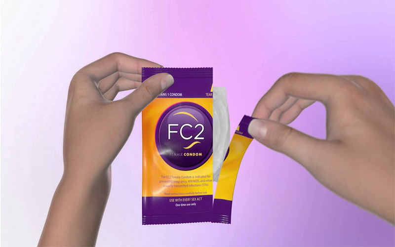 استفاده از کاندوم زنانه راحت بوده و می‌توان بدون نسخه آن را خریداری کرد.