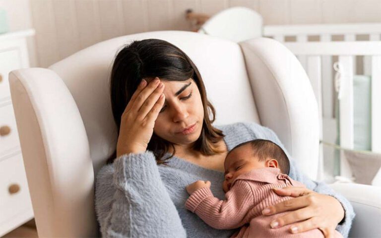 سردرد پس از زایمان چیست؟ علل و روش درمان آن