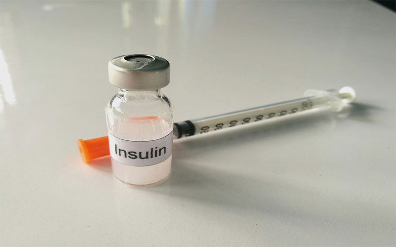 برخی انسولین‌ها سریع اثر بوده و در حدود ۲.۵ تا ۲۰ دقیقه بعد از تزریق عمل می‌کنند.