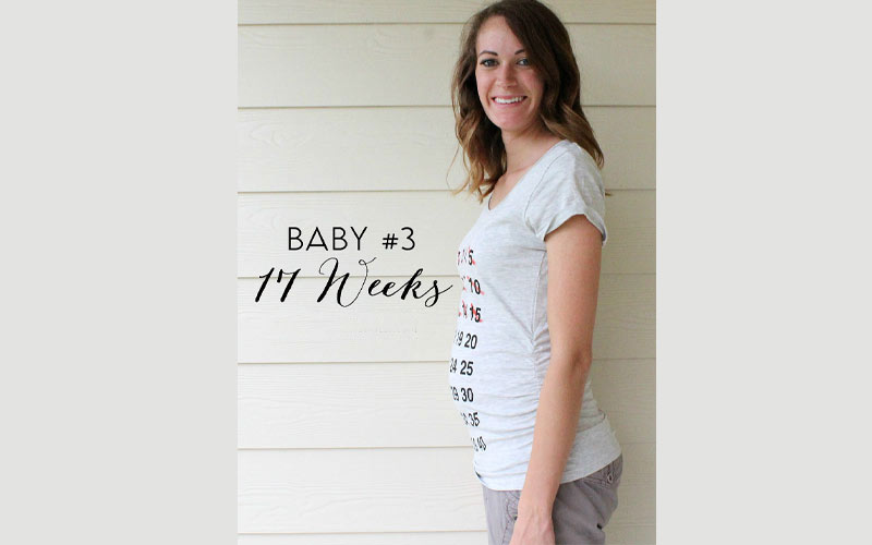 شکم در هفته 17 بارداری بزرگ‌تر شده و ممکن است به علت رشد رحم کمردرد داشته باشید.