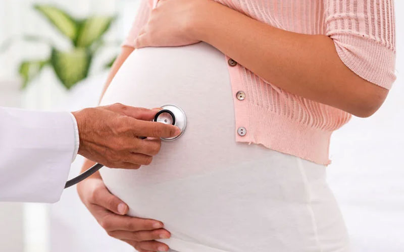 در هفته 22 بارداری می‌توانید با یک گوشی پزشکی صدای قلب جنین را بشنوید.