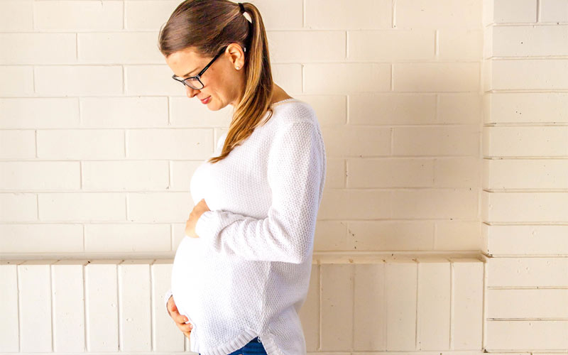 شکم شما در هفته هجدهم حاملگی کمی برجسته شده و دیگران متوجه بارداری شما می‌شوند.