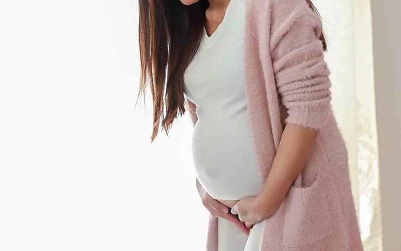 تکرر ادرار در هفته سی و چهارم بارداری شدید می‌شود و ممکن است ادرار نشت کند. 