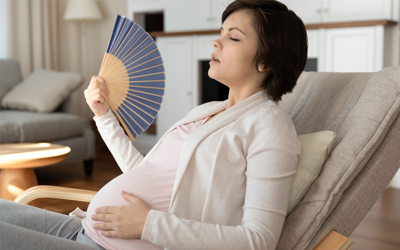 با رشد رحم در هفته بیست و سوم بارداری ممکن است دچار گرگرفتگی شوید. 