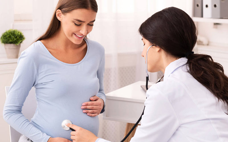 ویزیت‌های معمول قبل زایمان در اواخر بارداری هر هفته انجام می‌شود.