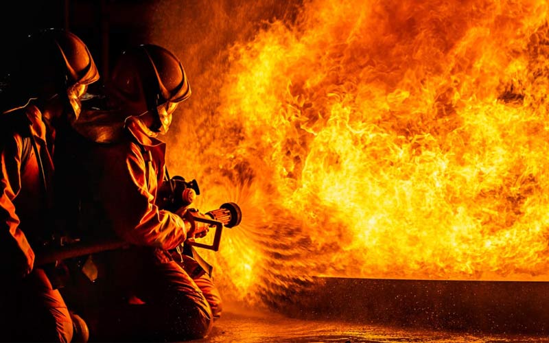 آتش‌سوزی و تماس پوست با حرارت شدید می‌تواند باعث سوختگی درجه چهار شود. 
