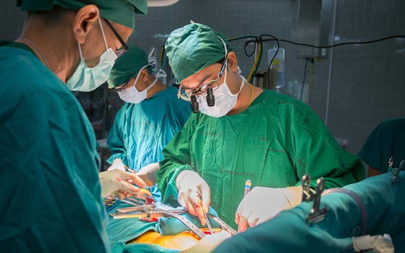 عمل قلب باز جز جراحی‌های گران است. برای تعیین قیمت جراحی باید نوع بیماری قلبی و نوع عمل مشخص شود.