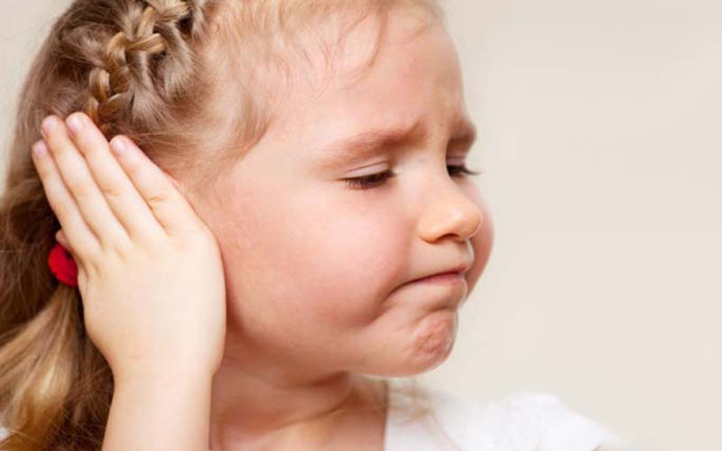 تجمع جرم در گوش با آلرژی ممکن است باعث خارش گوش شود.