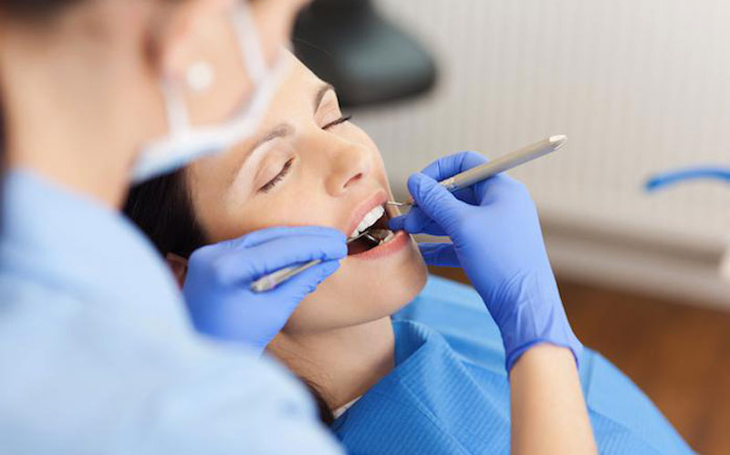 تحلیل لثه بعد از کشیدن دندان چیست؟