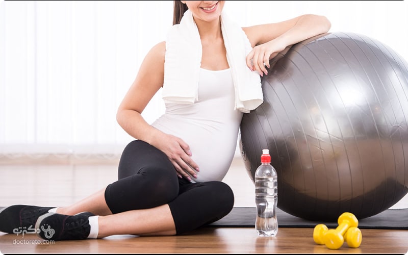 ورزش با توپ در بارداری به کاهش کمردرد کمک می‌کند.