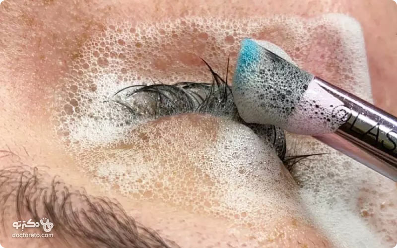 تمیز کردن اکستنشن مژه