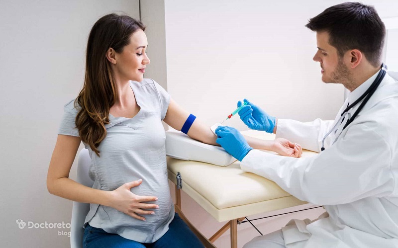 تشخیص کم خونی در بارداری با آزمایش خون انجام میشود.
