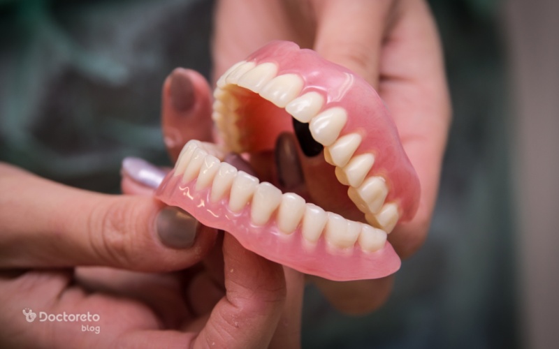 سوزش دهان با دندان مصنوعی اتفاق میفتاد؟