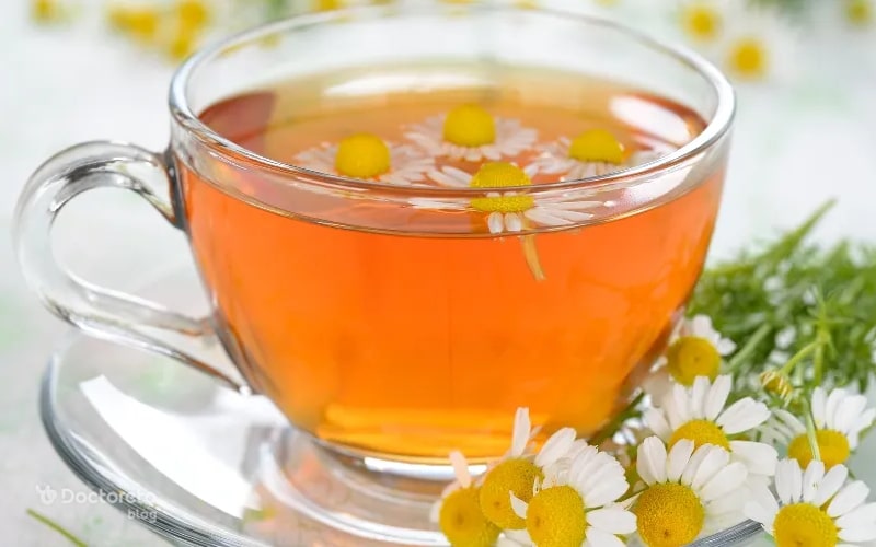 نوشیدن چای بابونه یا دمنوش گل ختمی می تواند به التیام زخم کمک کند.