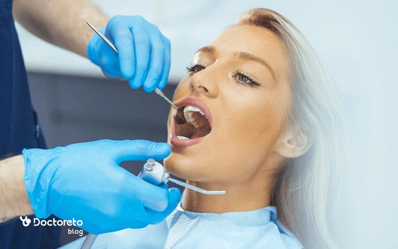 دندان چسبی با ایمپلنت را میتوان با هم انجام داد؟