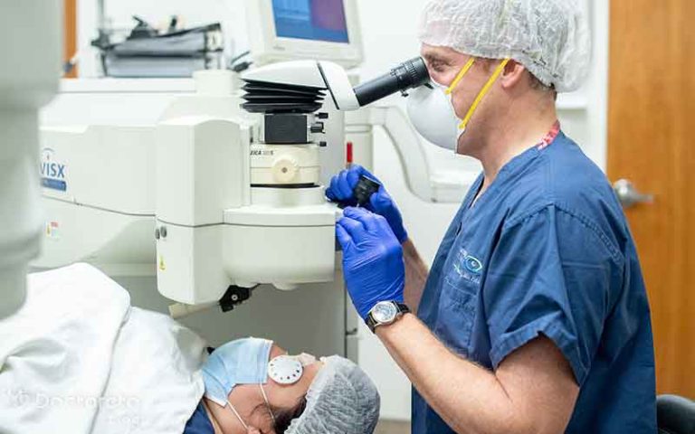 عمل لیزیک چشم آستیگمات چگونه انجام می شود؟