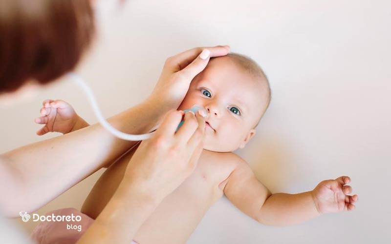 گرفتگی بینی نوزاد را چگونه رفع کنیم؟