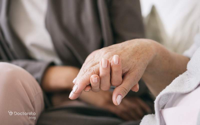 چه عواملی روی مرگ ناشی از سرطان بدخیم روده بزرگ تاثیرگذار است؟