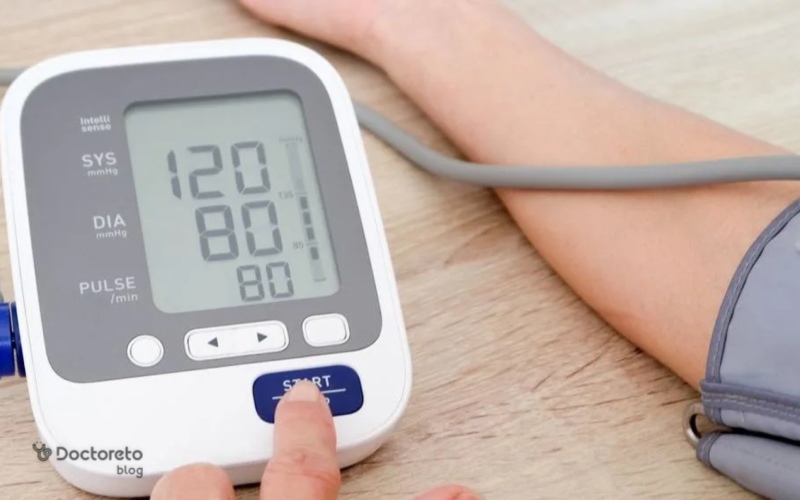 عکس بررسی فشار خون در حاملگی