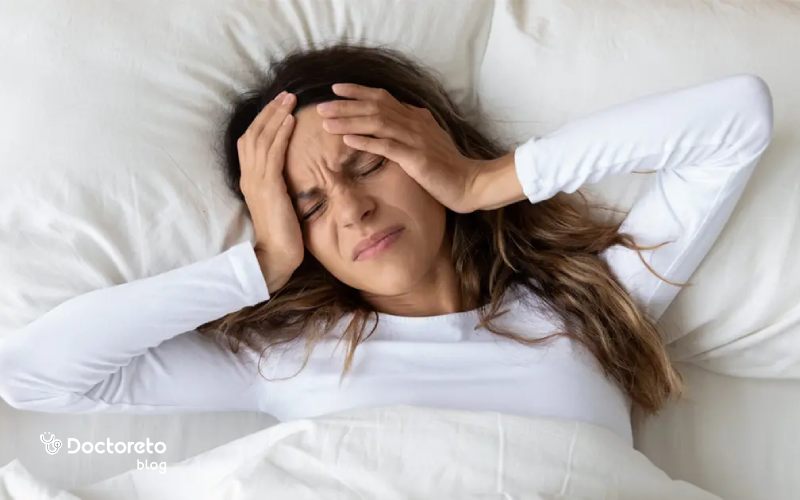 دلایل مختلفی برای سرگیجه هنگام دراز کشیدن وجود دارد.