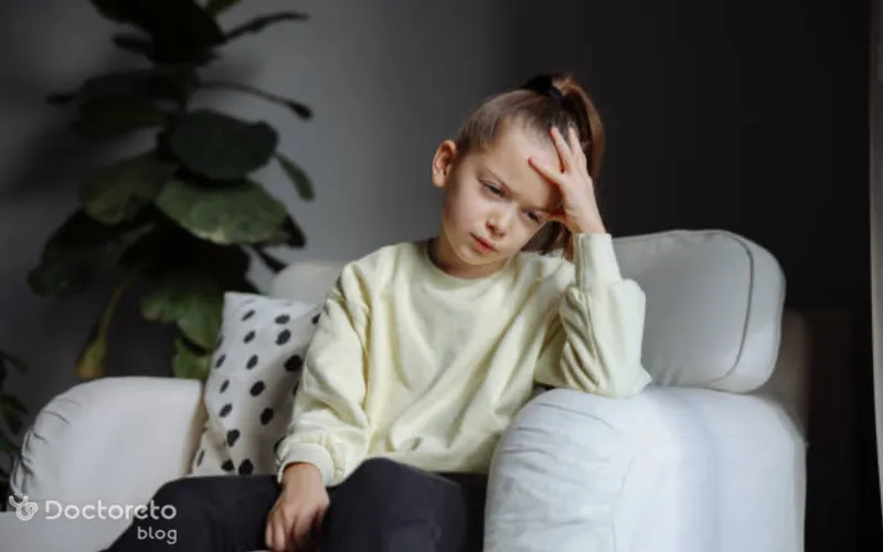 آنتی هیستامین و بنزودیازپین برای درمان موقت سرگیجه گوش میانی نجویز می شود.