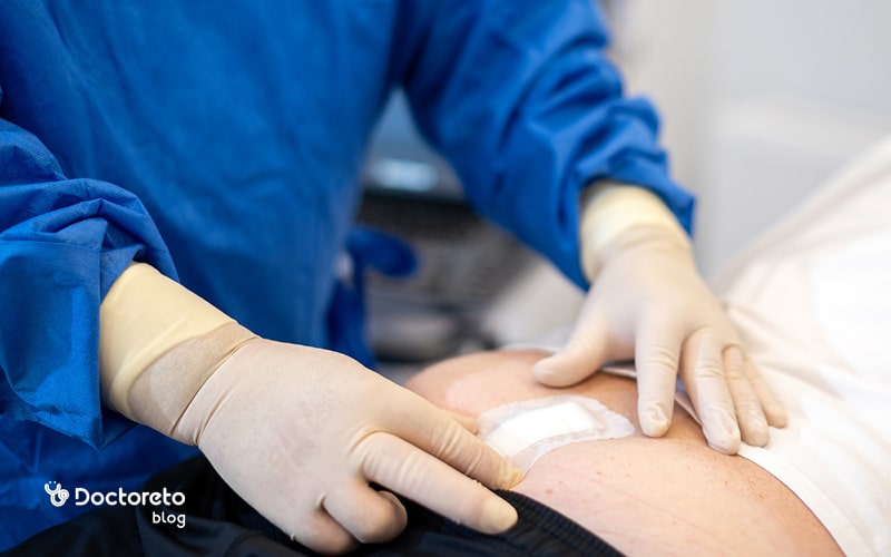 تعویض پانسمان و شست و شوی ناحیه در مراقبت اهمیت زیادی دارد.