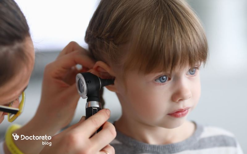 اگر کودک با وجود تب بازی میکند و حالش خوب است، باز هم باید نگران باشم؟