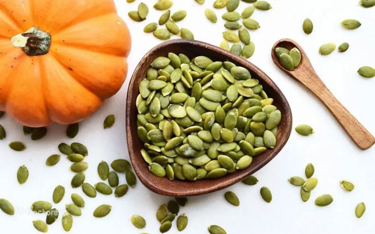 تخمه کدو برای کبد چرب مفید است؟ در روز چقدر مصرف کنیم؟