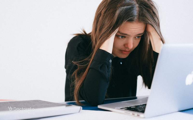 علائم فوبیا سوراخ های نامتقارن چیست؟