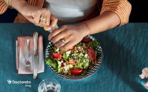 برای عفونت مثانه چه بخوریم؟ بایدها و نبایدهای غذایی