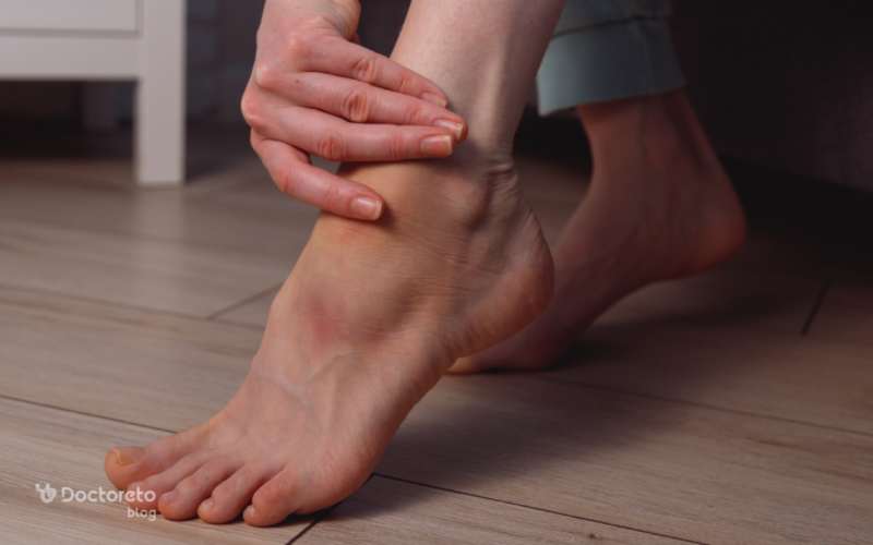 ورم قوزک پا همراه درد نشانه چیست؟